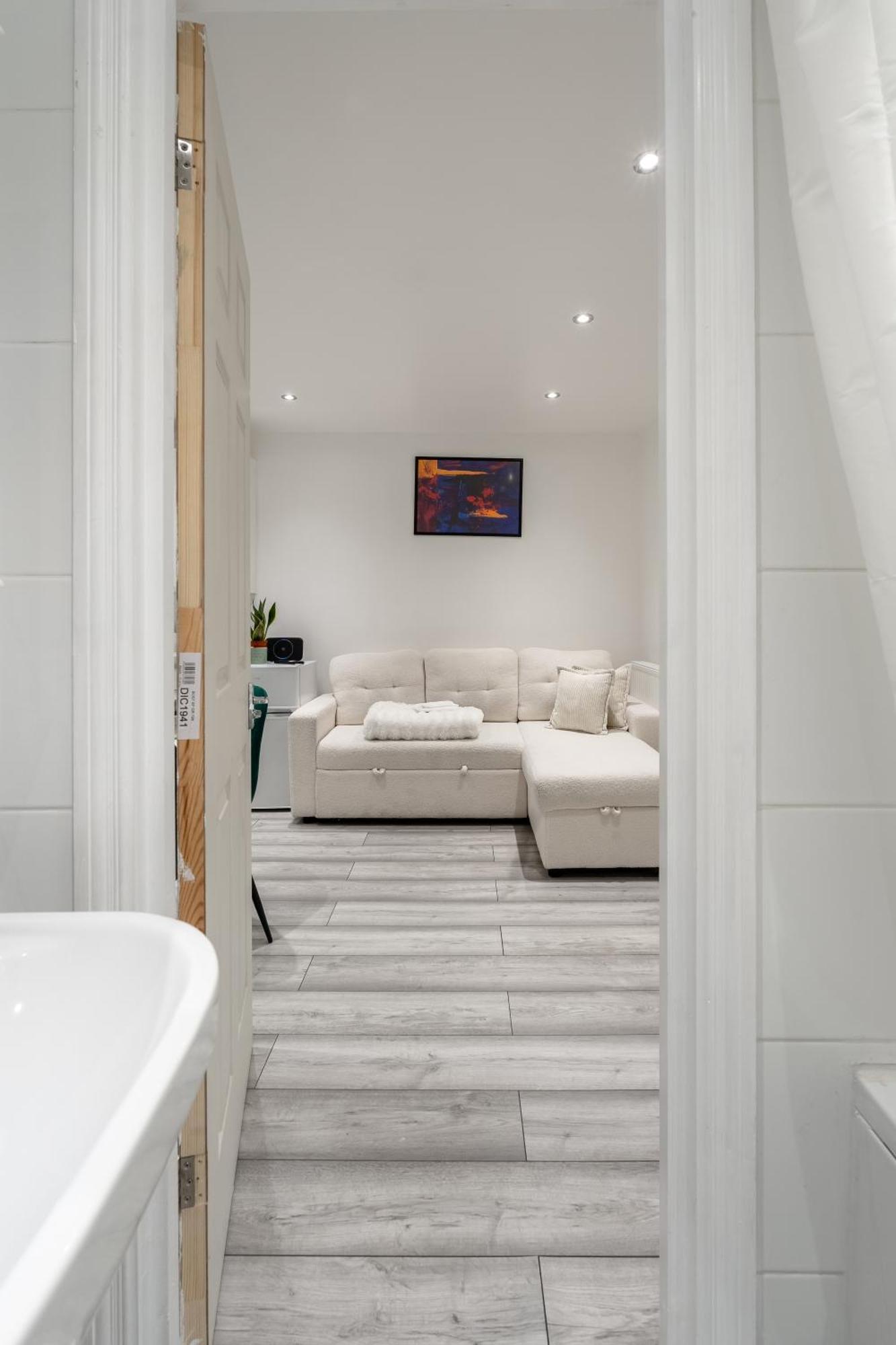 Beautiful Flat Near Central London - Entire Flat - Equipped Kitchen - Private Bathroom Esterno foto