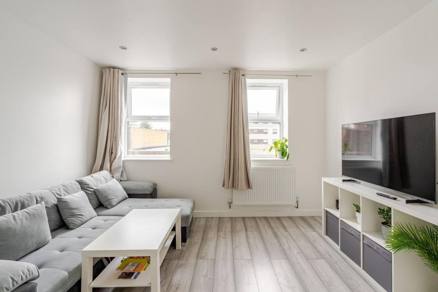 Beautiful Flat Near Central London - Entire Flat - Equipped Kitchen - Private Bathroom Esterno foto