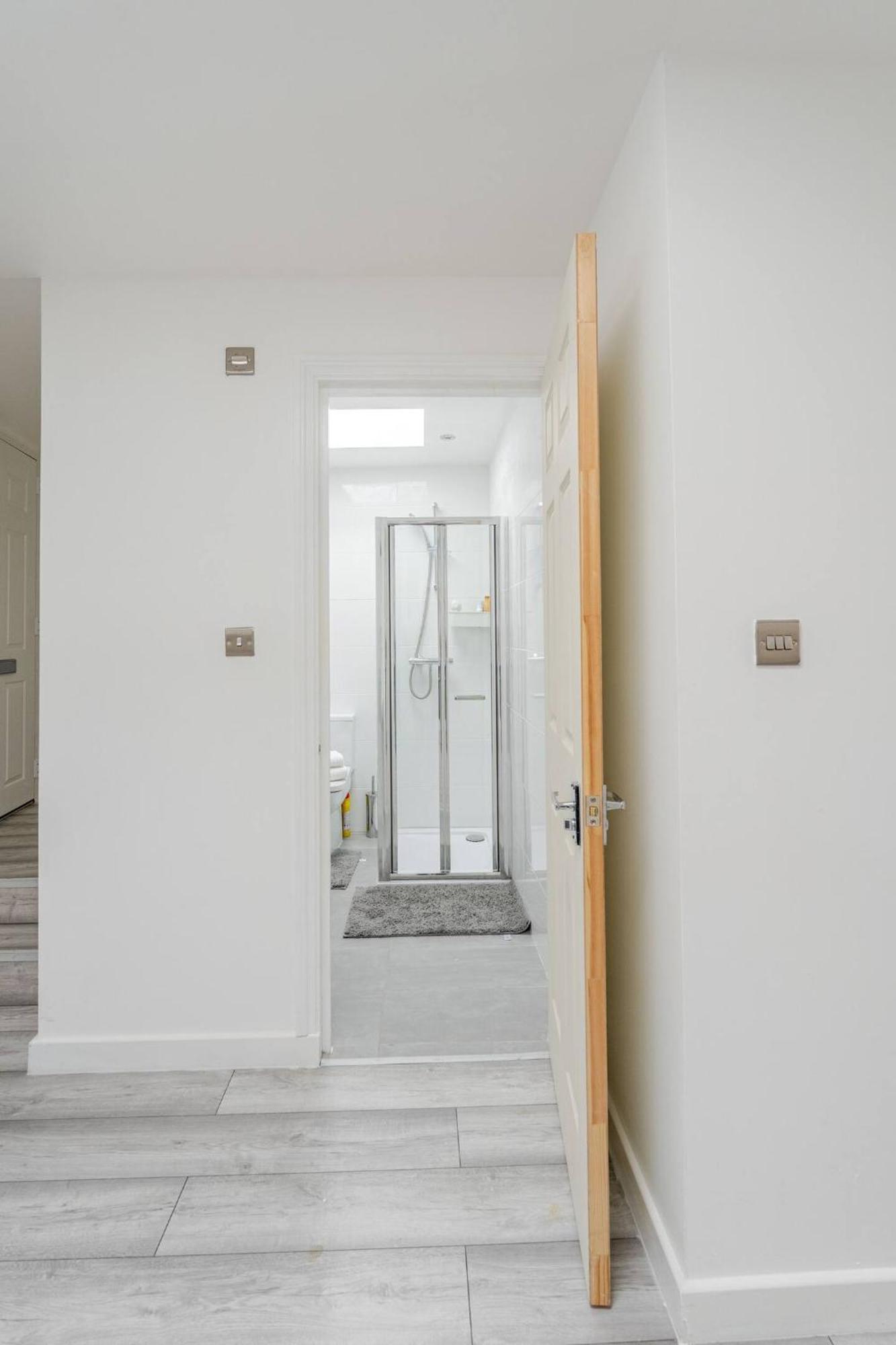 Beautiful Flat Near Central London - Entire Flat - Equipped Kitchen - Private Bathroom Esterno foto